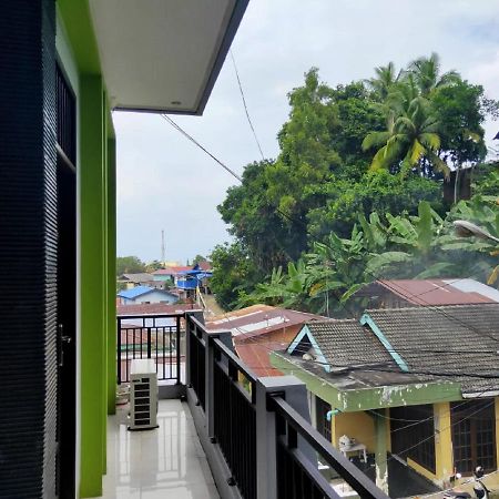Vaccinated Staff - Oyo 3919 Karmila Syariah Guest House Balikpapan  Exterior foto