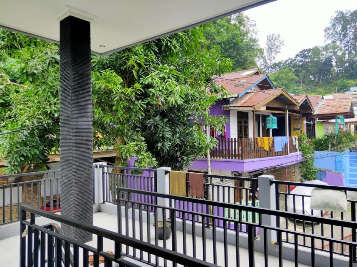 Vaccinated Staff - Oyo 3919 Karmila Syariah Guest House Balikpapan  Exterior foto